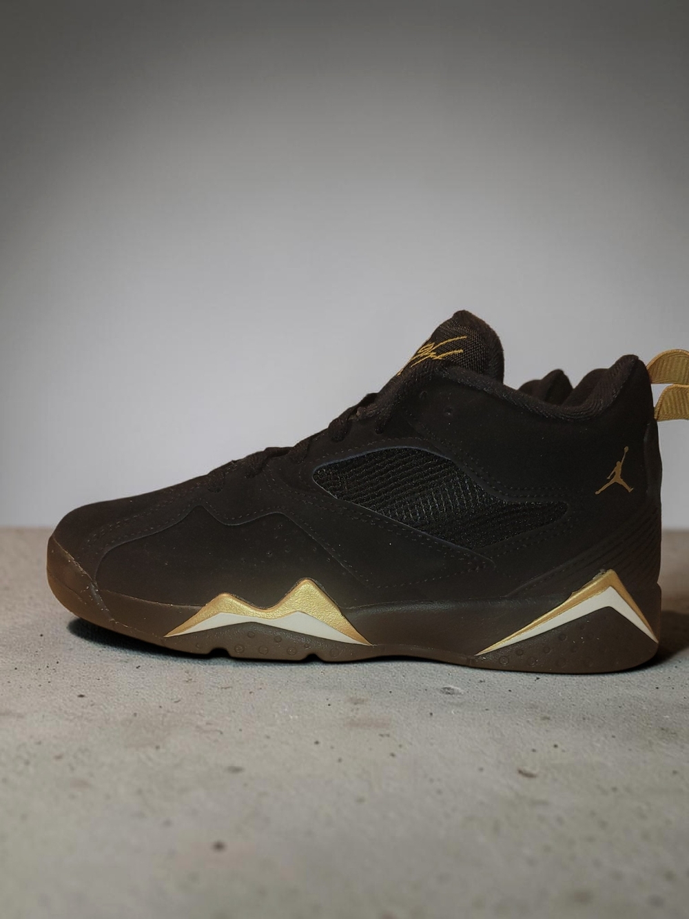 Jordan MVP 92 (GS) Black with Metallic Gold and Sail Accents